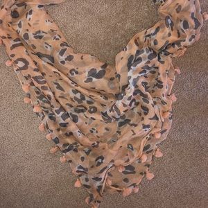 Super soft trendy cheetah print scarf!